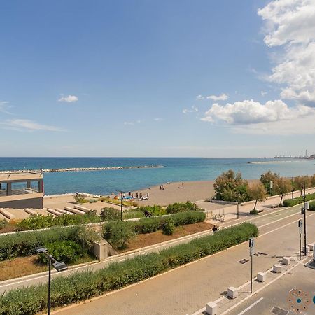 Fronte Mare By Apulia Accommodation Bari Extérieur photo