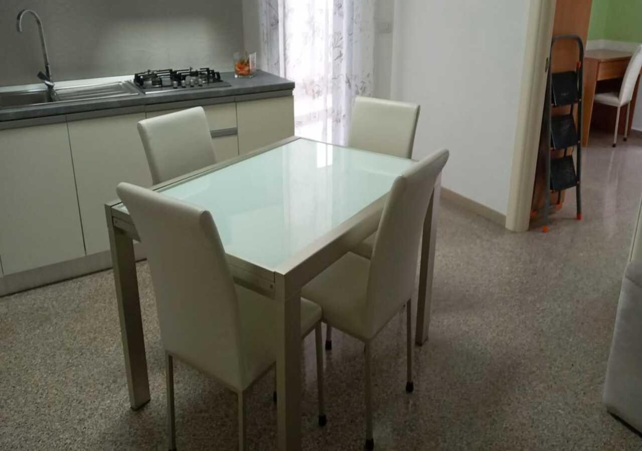 Fronte Mare By Apulia Accommodation Bari Extérieur photo