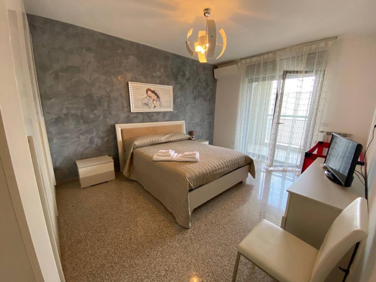 Fronte Mare By Apulia Accommodation Bari Extérieur photo