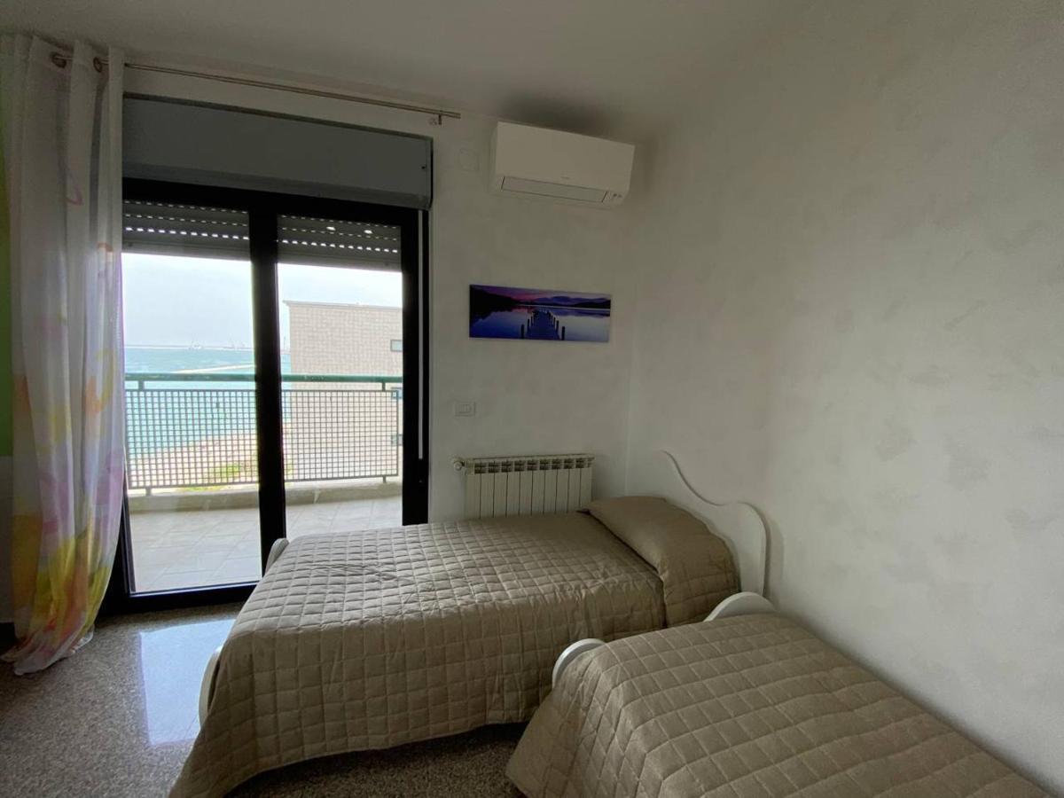 Fronte Mare By Apulia Accommodation Bari Extérieur photo