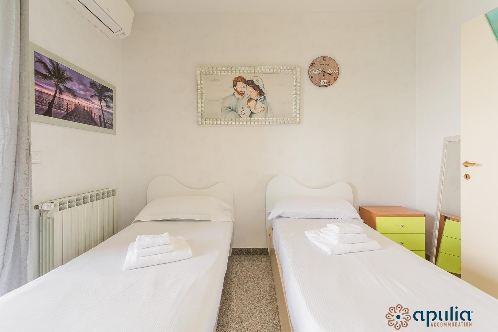 Fronte Mare By Apulia Accommodation Bari Extérieur photo